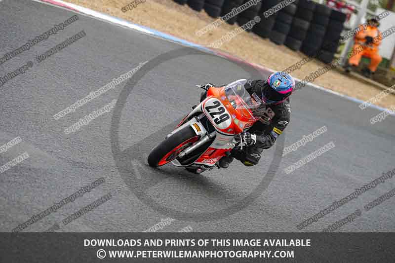 enduro digital images;event digital images;eventdigitalimages;mallory park;mallory park photographs;mallory park trackday;mallory park trackday photographs;no limits trackdays;peter wileman photography;racing digital images;trackday digital images;trackday photos